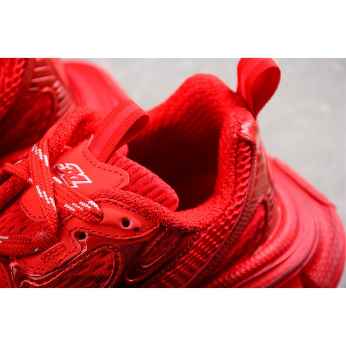 BALENCIAGA 3XL x RED - Phantom Kicks