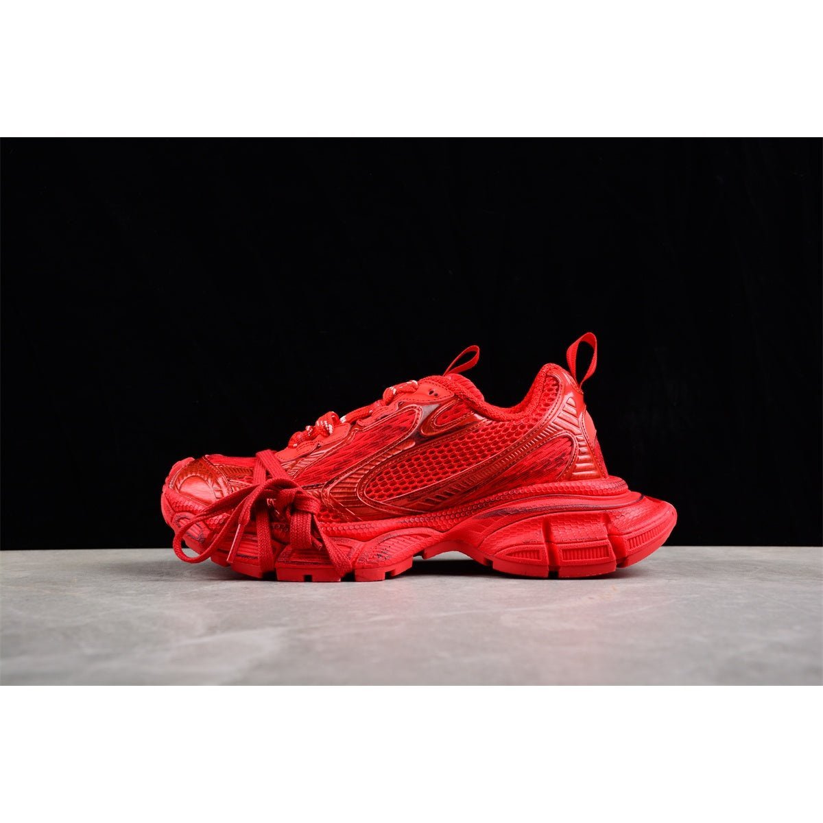 BALENCIAGA 3XL x RED - Phantom Kicks