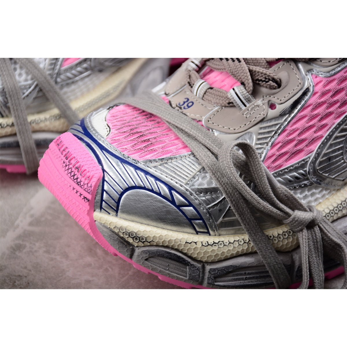 BALENCIAGA 3XL x SILVER PINK - Phantom Kicks