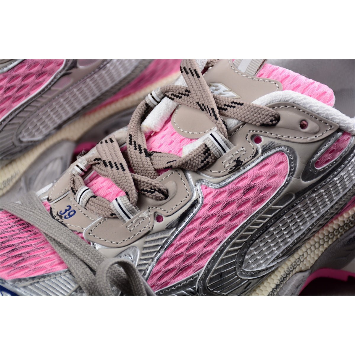 BALENCIAGA 3XL x SILVER PINK - Phantom Kicks