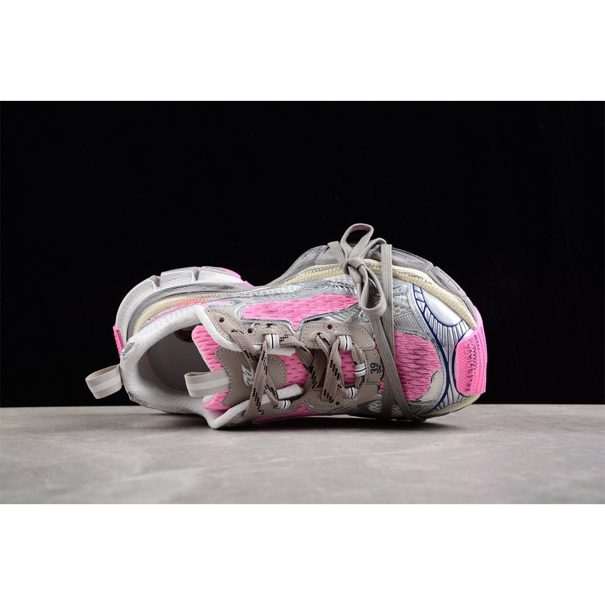 BALENCIAGA 3XL x SILVER PINK - Phantom Kicks
