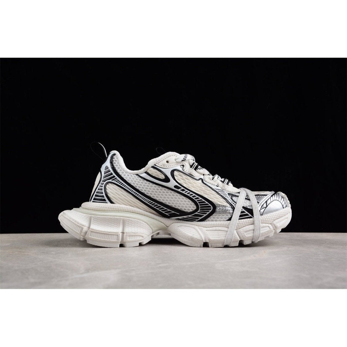 BALENCIAGA 3XL x WHITE BLACK - Phantom Kicks
