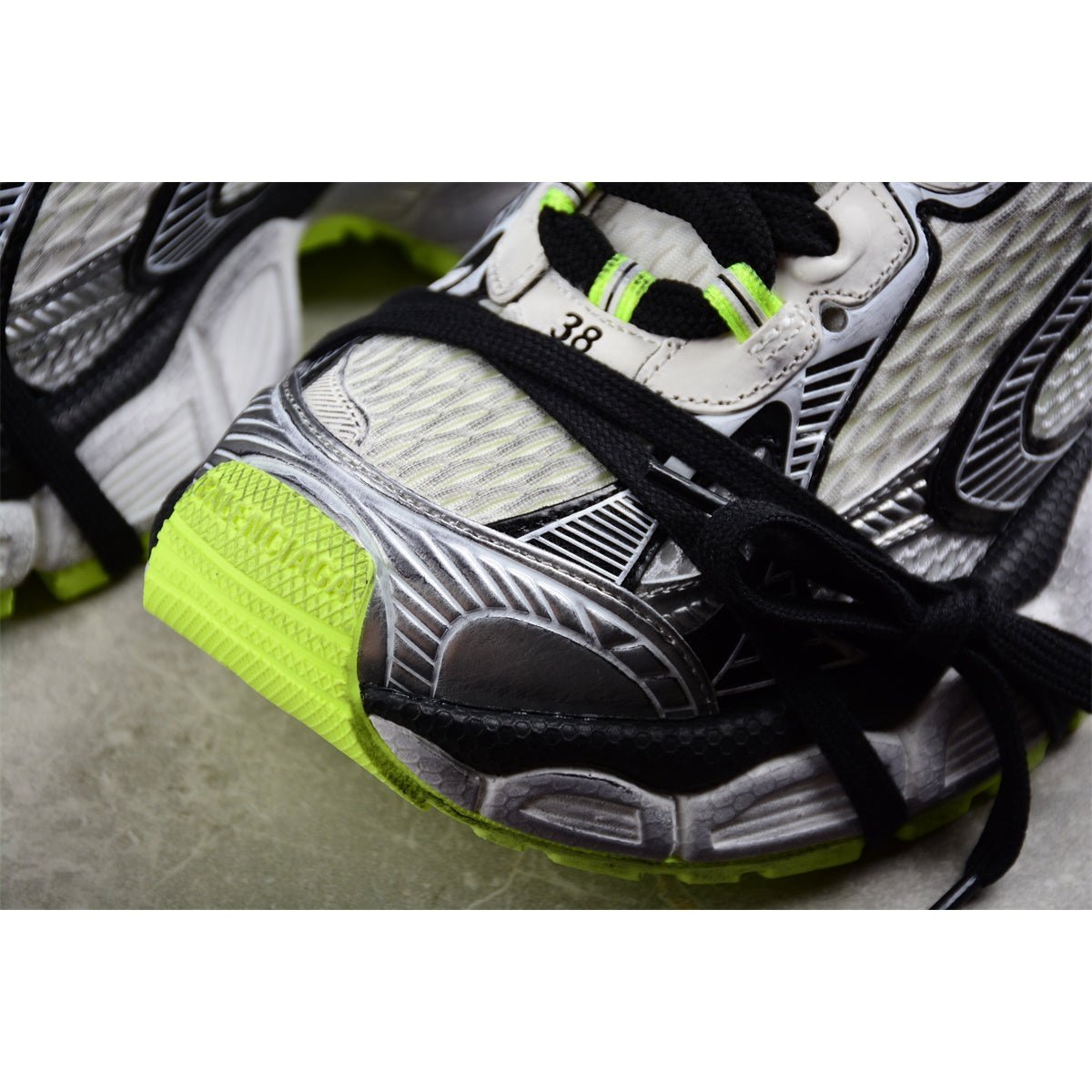 BALENCIAGA 3XL x WHITE BLACK FLUO YELLOW - Phantom Kicks