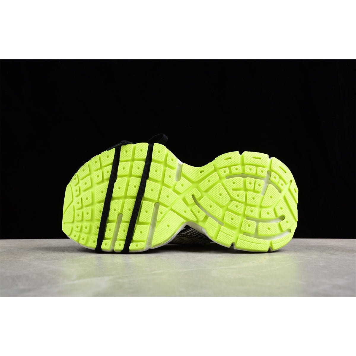 BALENCIAGA 3XL x WHITE BLACK FLUO YELLOW - Phantom Kicks
