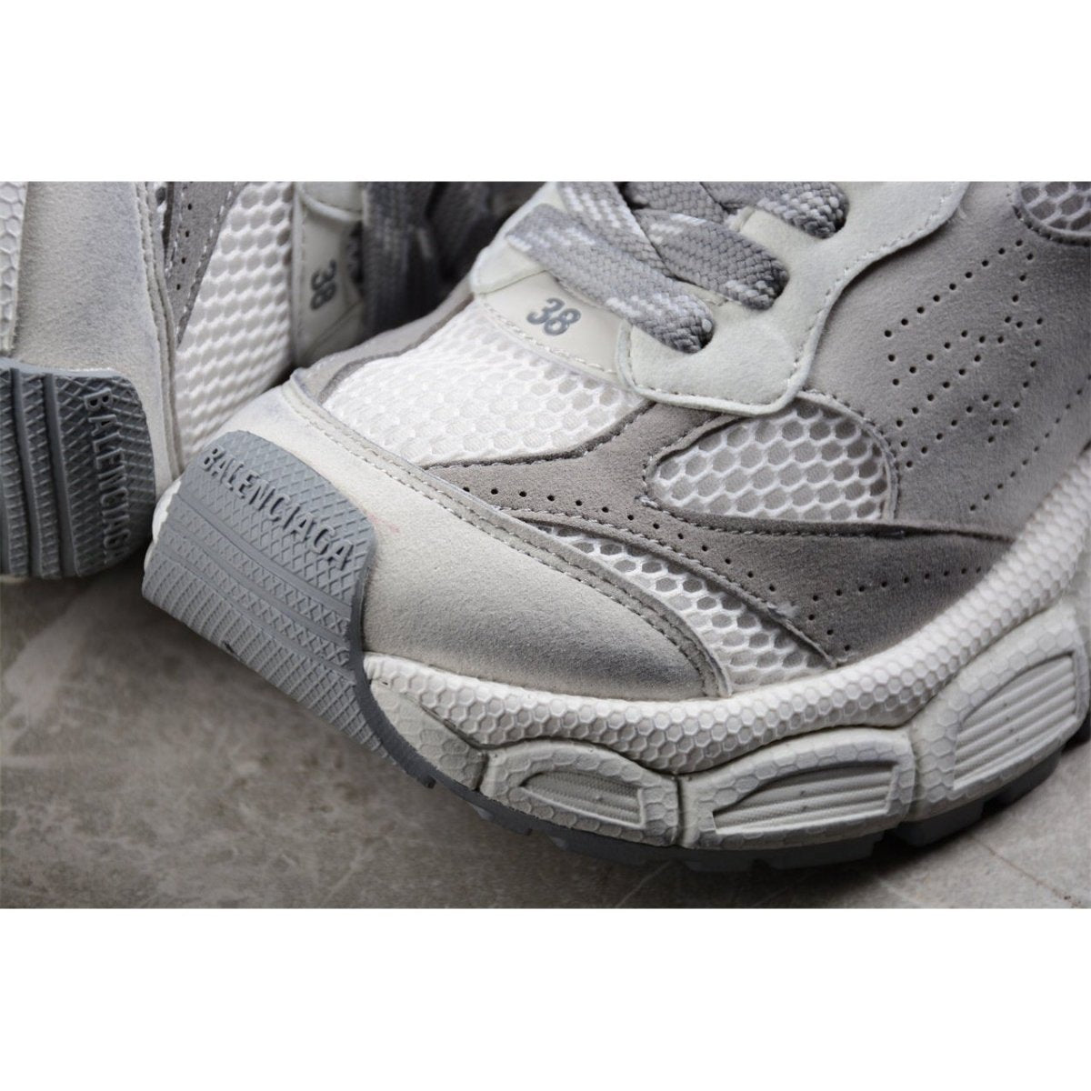 BALENCIAGA 3XL x WHITE GREY - Phantom Kicks