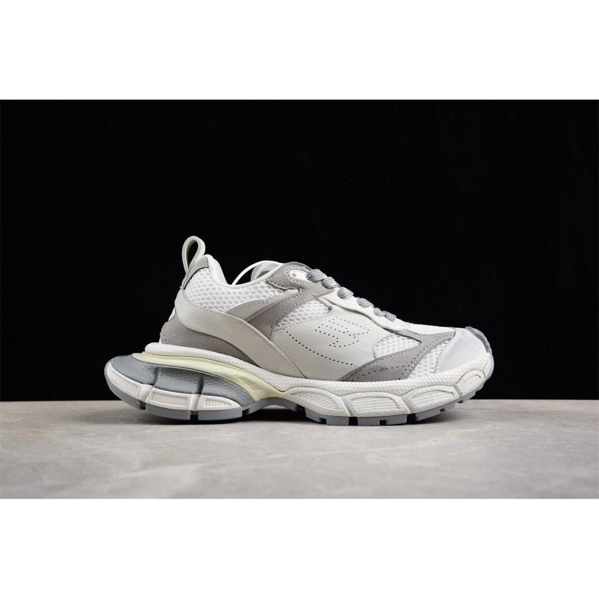 BALENCIAGA 3XL x WHITE GREY - Phantom Kicks