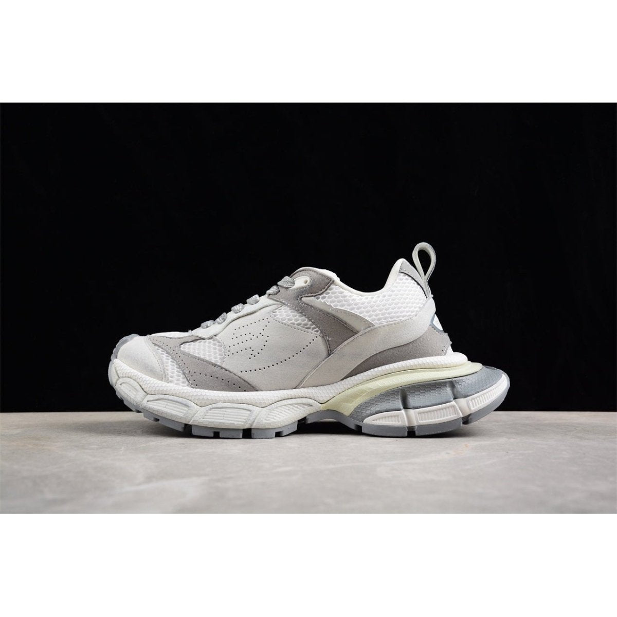 BALENCIAGA 3XL x WHITE GREY - Phantom Kicks