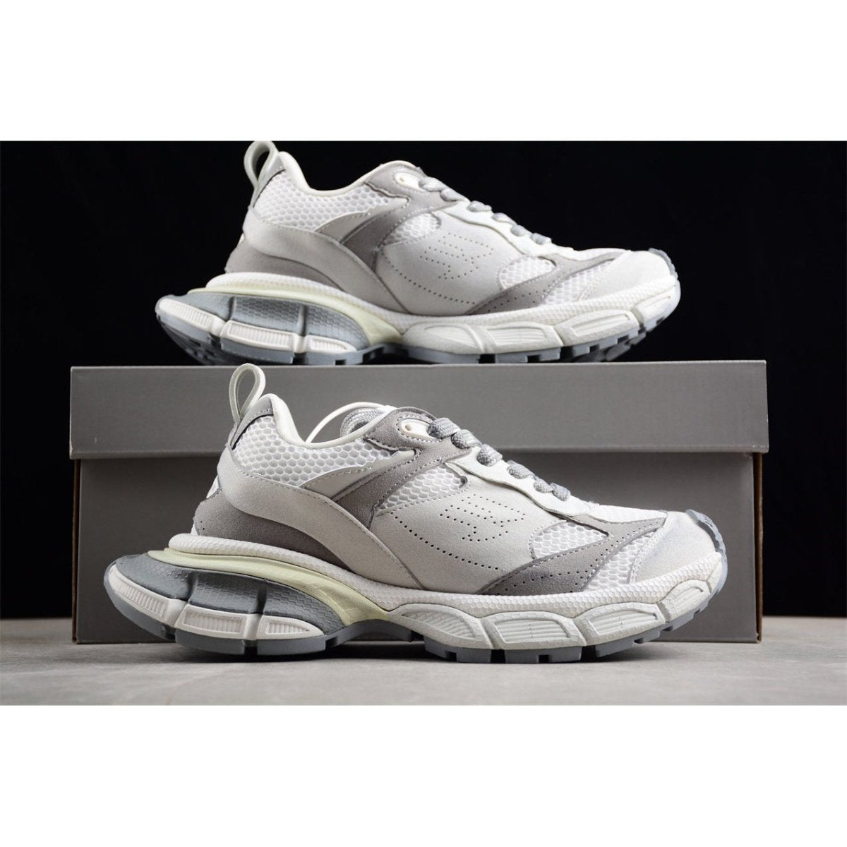 BALENCIAGA 3XL x WHITE GREY - Phantom Kicks