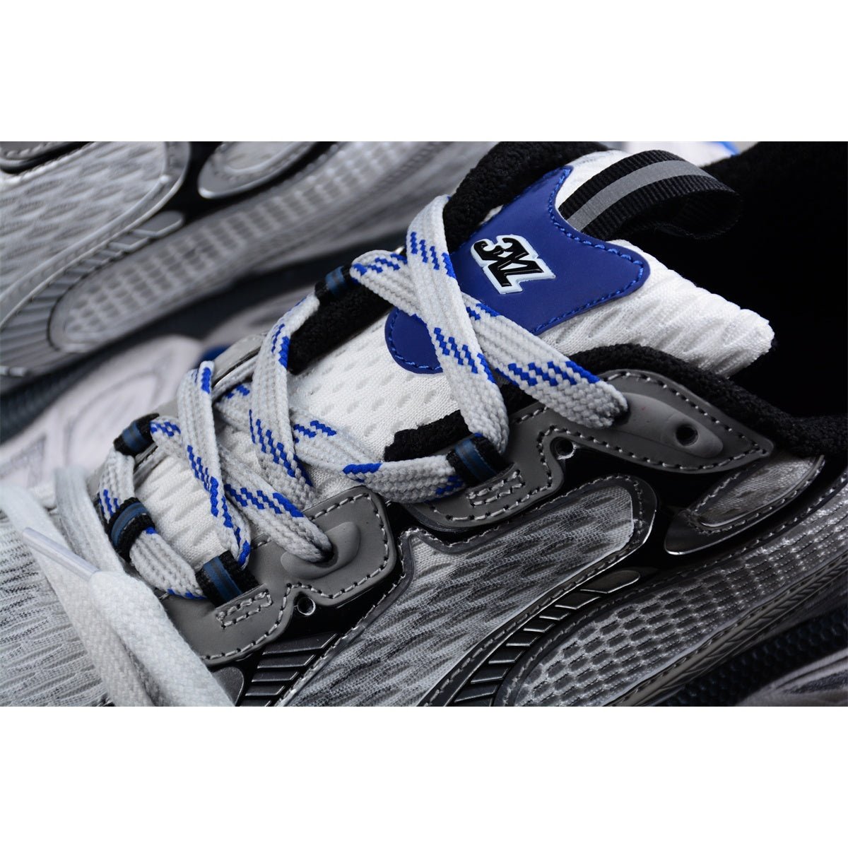 BALENCIAGA 3XL x WHITE GREY BLUE - Phantom Kicks