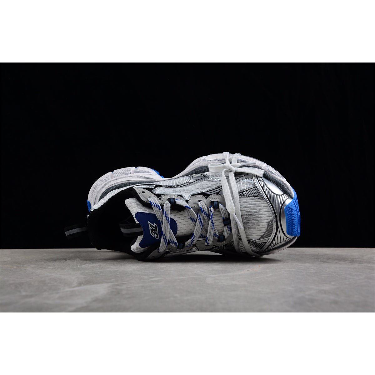 BALENCIAGA 3XL x WHITE GREY BLUE - Phantom Kicks