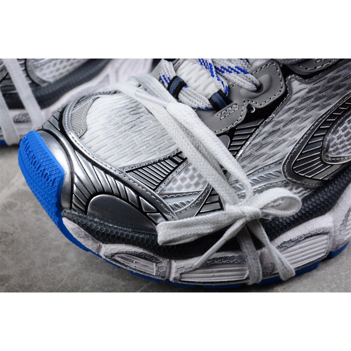 BALENCIAGA 3XL x WHITE GREY BLUE - Phantom Kicks