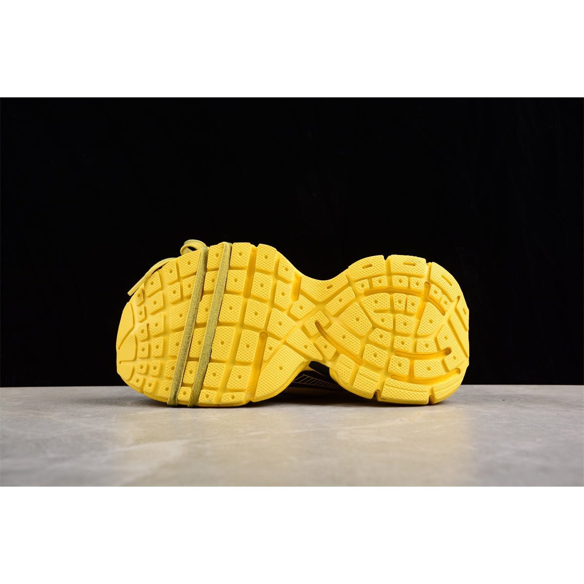 BALENCIAGA 3XL x YELLOW BLACK - Phantom Kicks