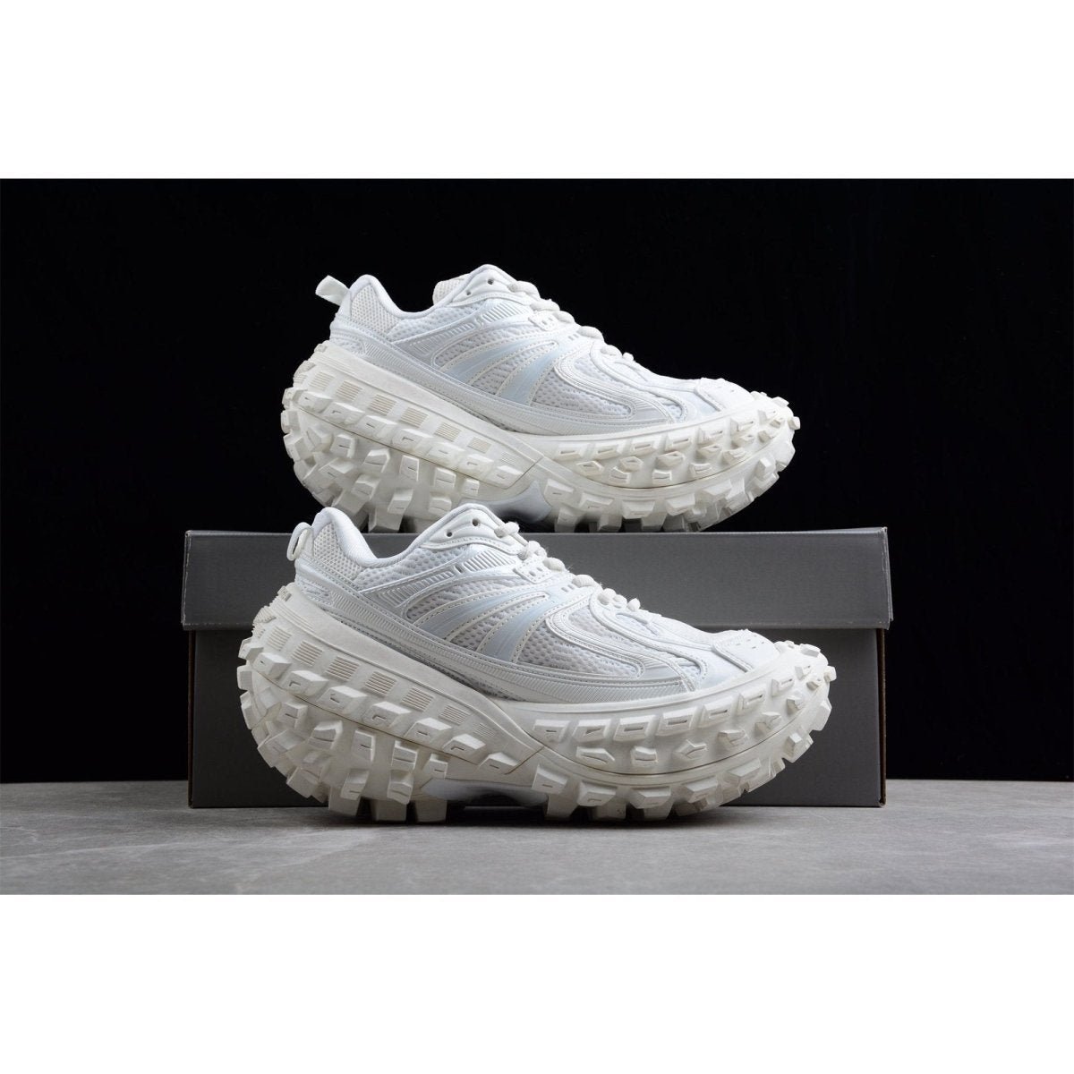 BALENCIAGA DEFENDER x WHITE - Phantom Kicks
