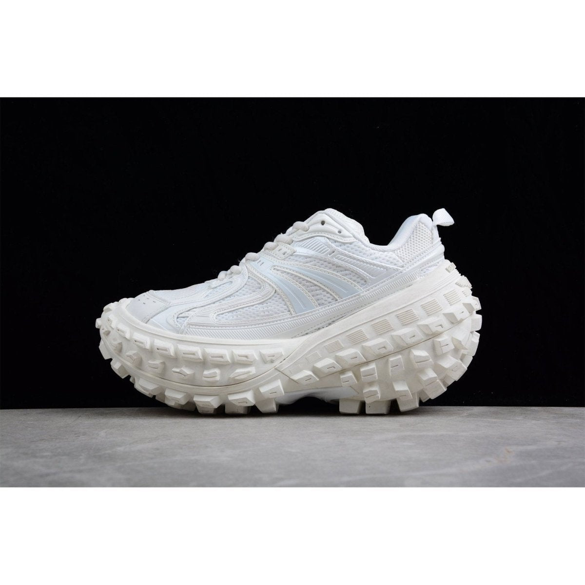 BALENCIAGA DEFENDER x WHITE - Phantom Kicks