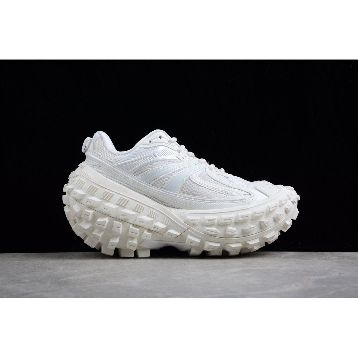 BALENCIAGA DEFENDER x WHITE - Phantom Kicks