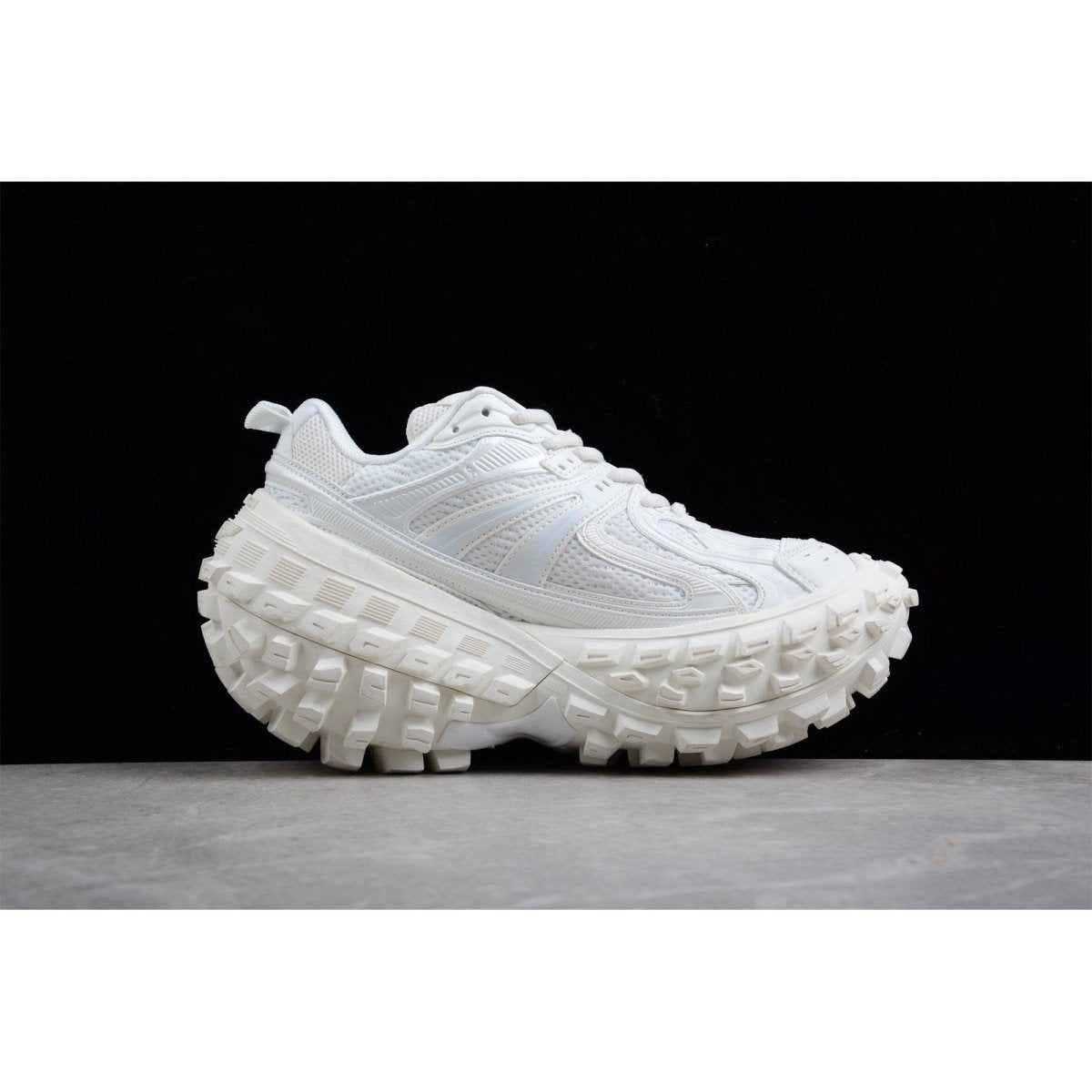 BALENCIAGA DEFENDER x WHITE - Phantom Kicks