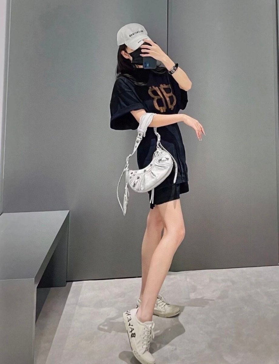 Balenciaga Distressed BB Logo T-Shirt - Phantom Kicks