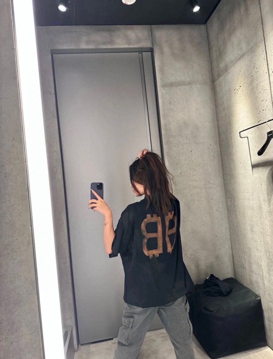 Balenciaga Distressed BB Logo T-Shirt - Phantom Kicks