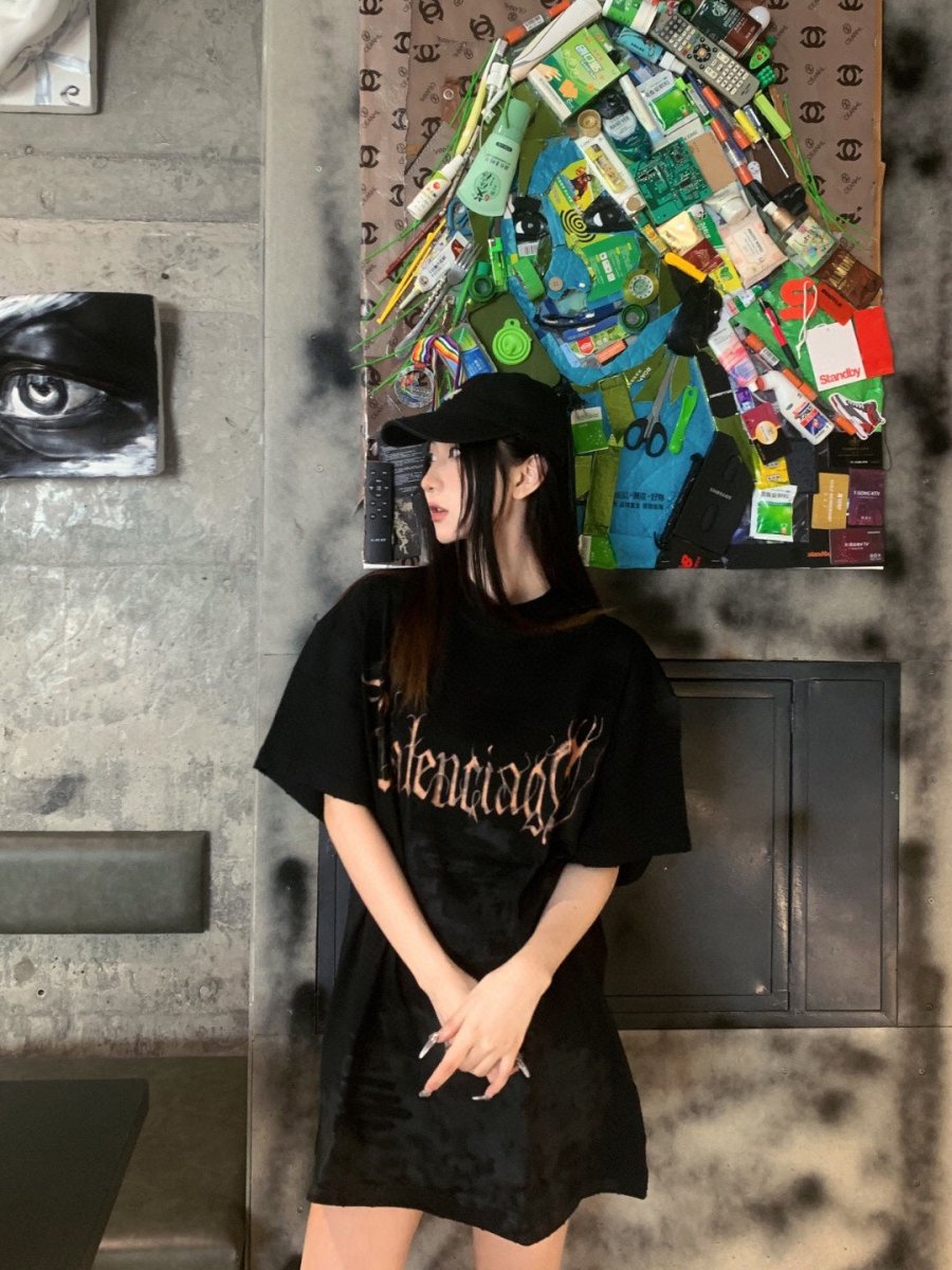 BALENCIAGA GOTHIC LOGO T-SHIRT BLACK - Phantom Kicks