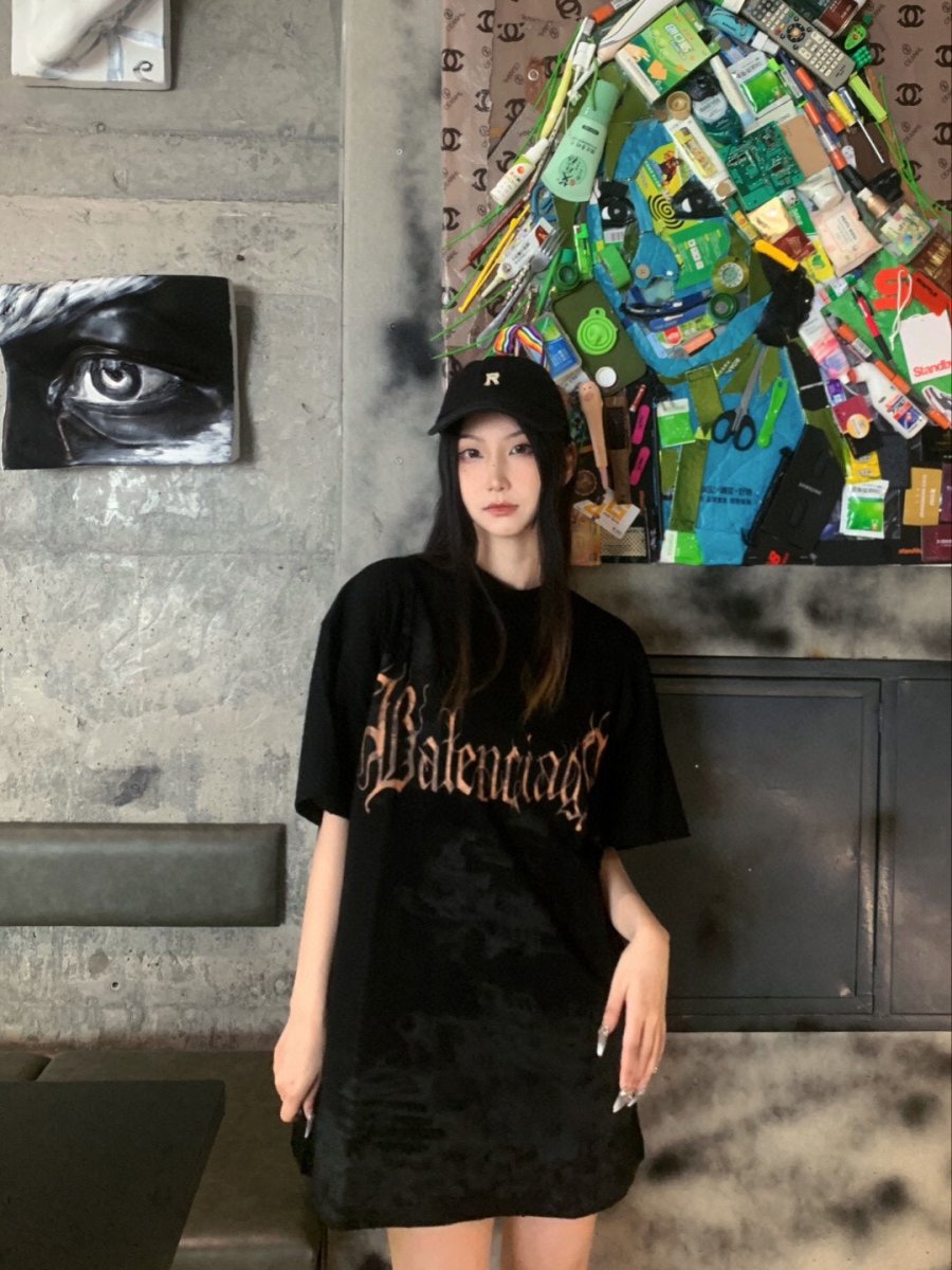 BALENCIAGA GOTHIC LOGO T-SHIRT BLACK - Phantom Kicks