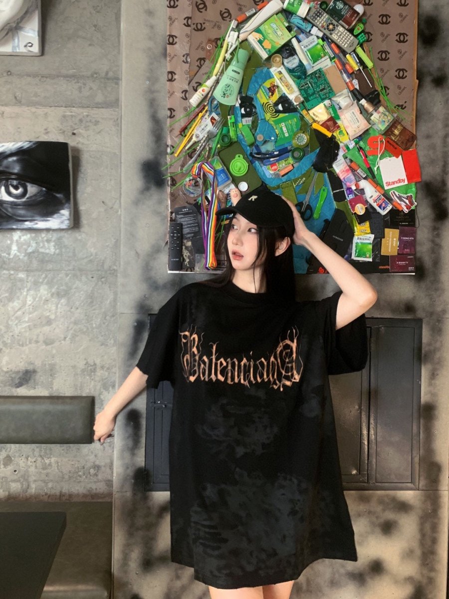 BALENCIAGA GOTHIC LOGO T-SHIRT BLACK - Phantom Kicks