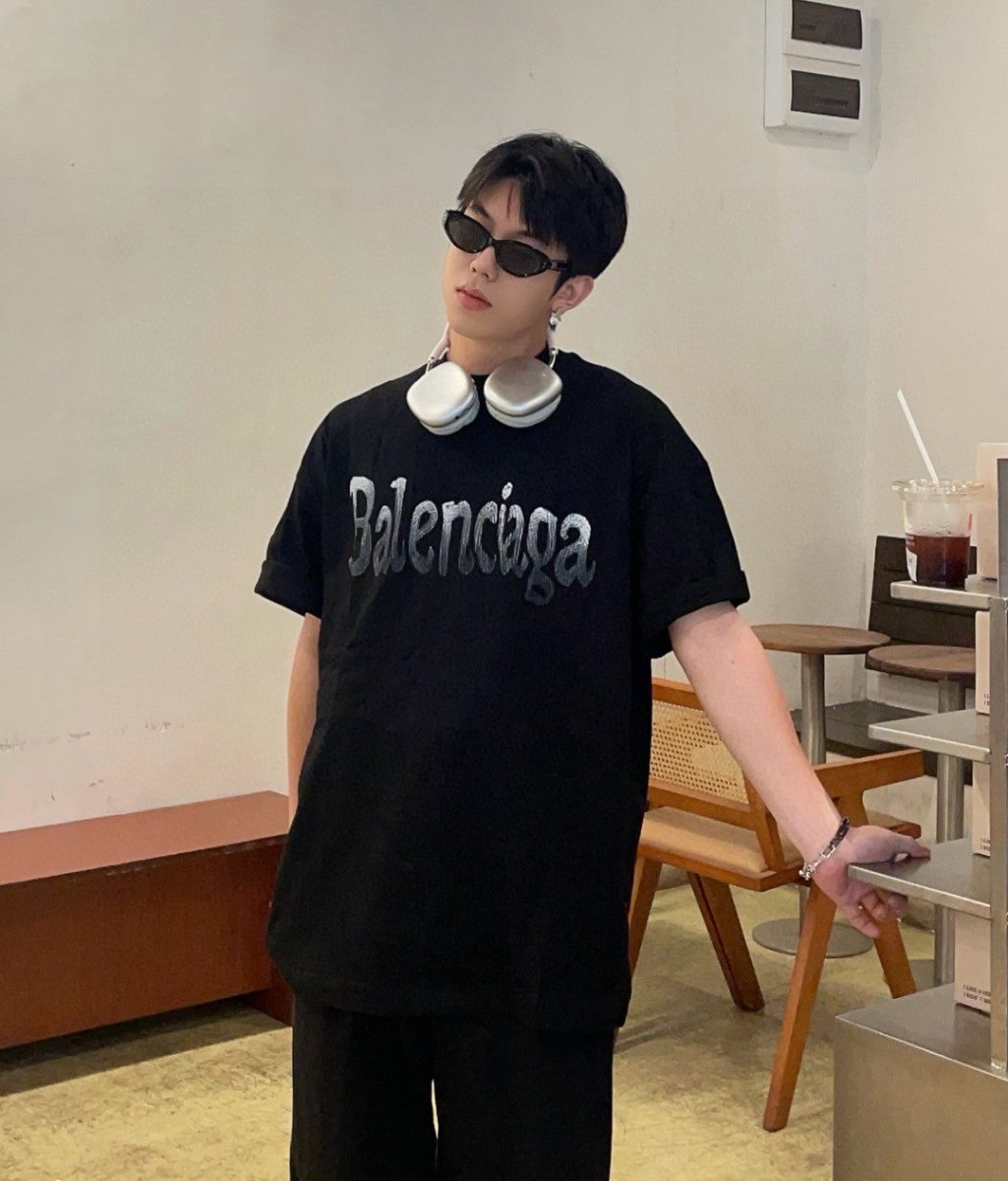 Balenciaga Gradient Logo T-Shirt (Black) - Phantom Kicks