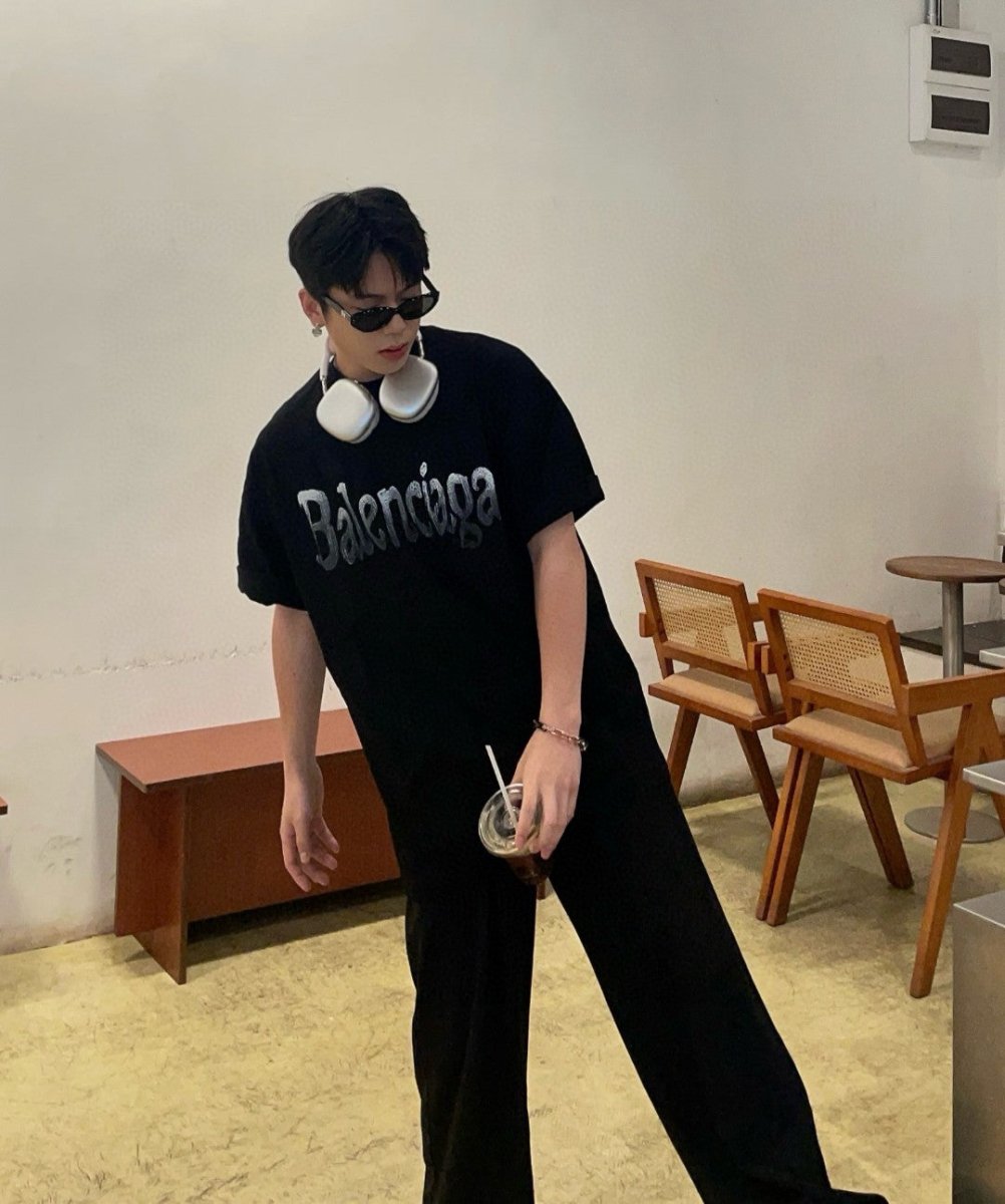 Balenciaga Gradient Logo T-Shirt (Black) - Phantom Kicks