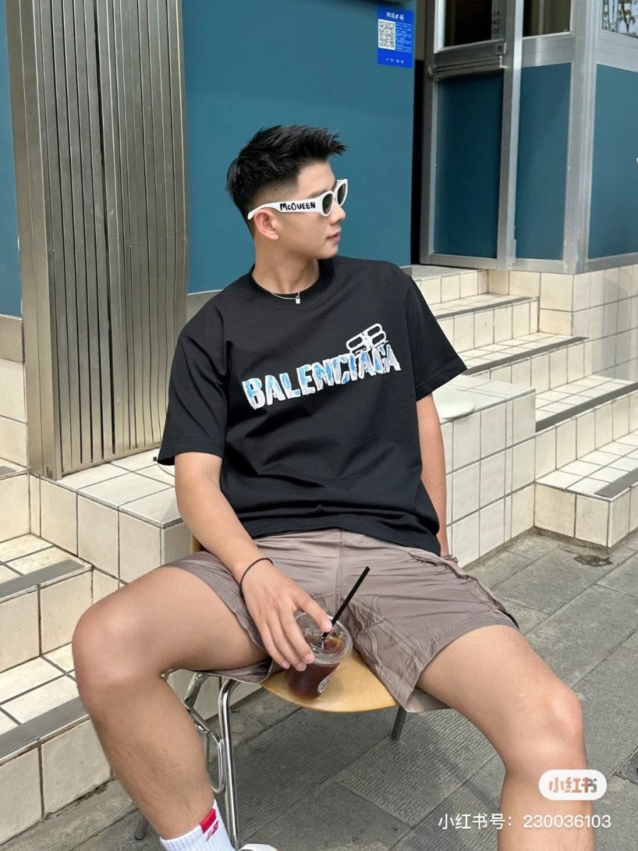 Balenciaga Graphic Logo T-Shirt (Black) - Phantom Kicks
