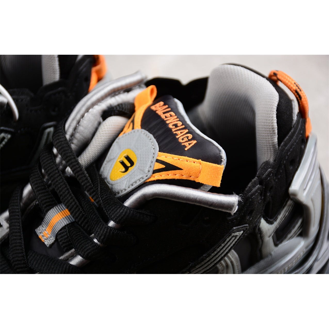 BALENCIAGA RUNNER x BLACK GREY ORANGE - Phantom Kicks