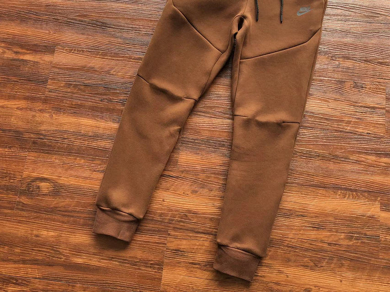 NIKE TECH FLEECE PANTS x BROWN - Phantom Kicks