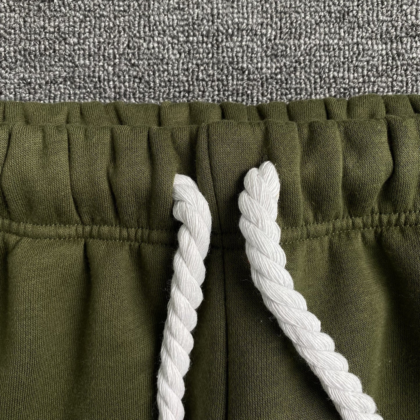 SYNA WORLD SYNA LOGO SWEATPANTS SAGE - Phantom Kicks