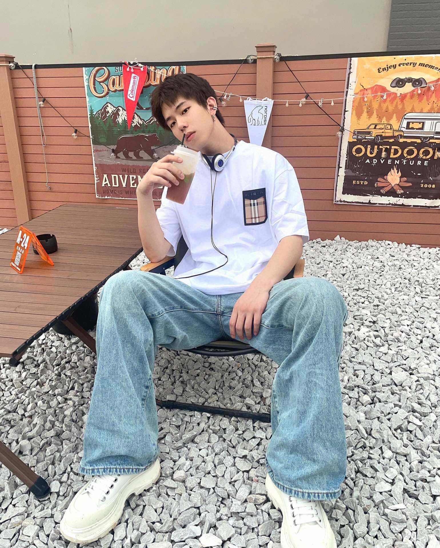 Burberry T-shirt with Check Pocket - Phantom Kicks