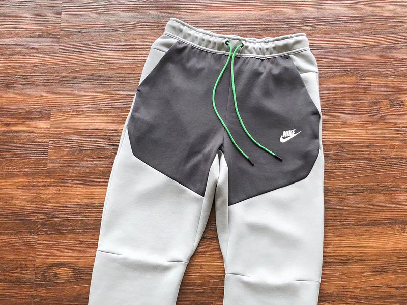 NIKE TECH FLEECE PANTS x GREY/BLACK/GREEN - Phantom Kicks
