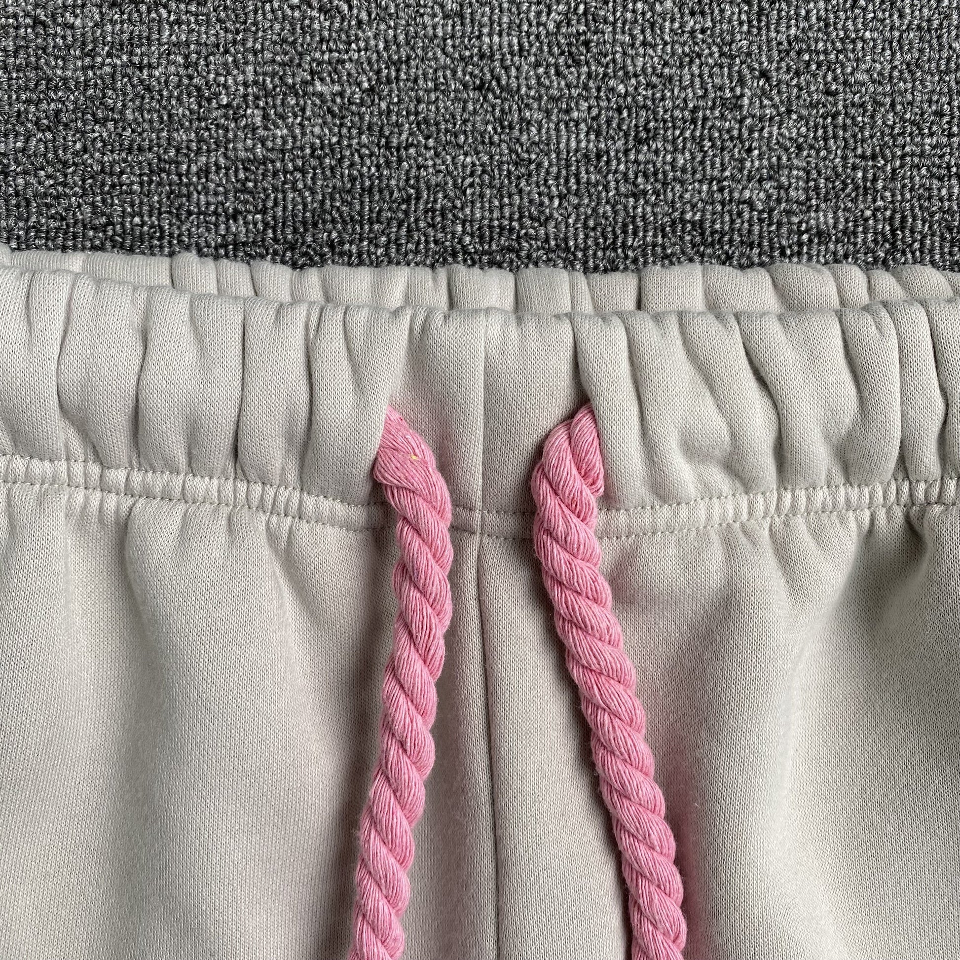 SYNA WORLD SYNA LOGO SWEATPANTS GREY PINK - Phantom Kicks