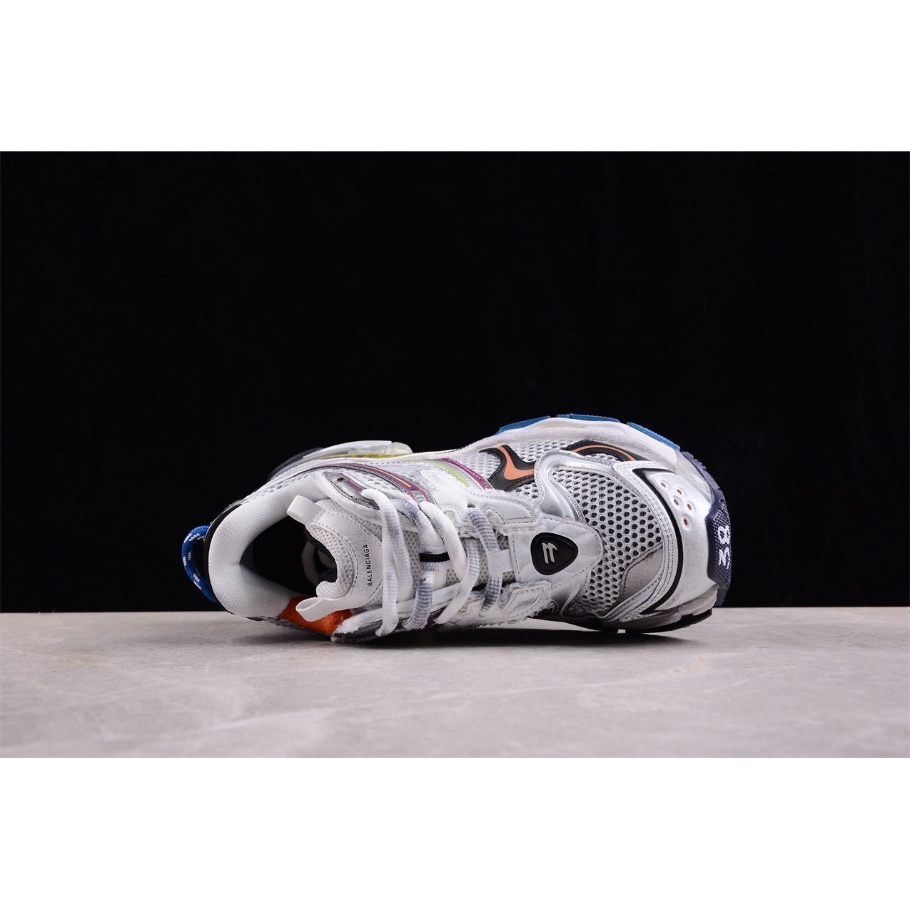 BALENCIAGA RUNNER x MULTICOLORED - Phantom Kicks