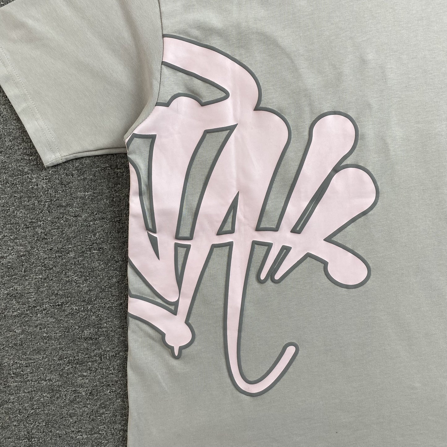 SYNA WORLD T-SHIRT GREY PINK - Phantom Kicks