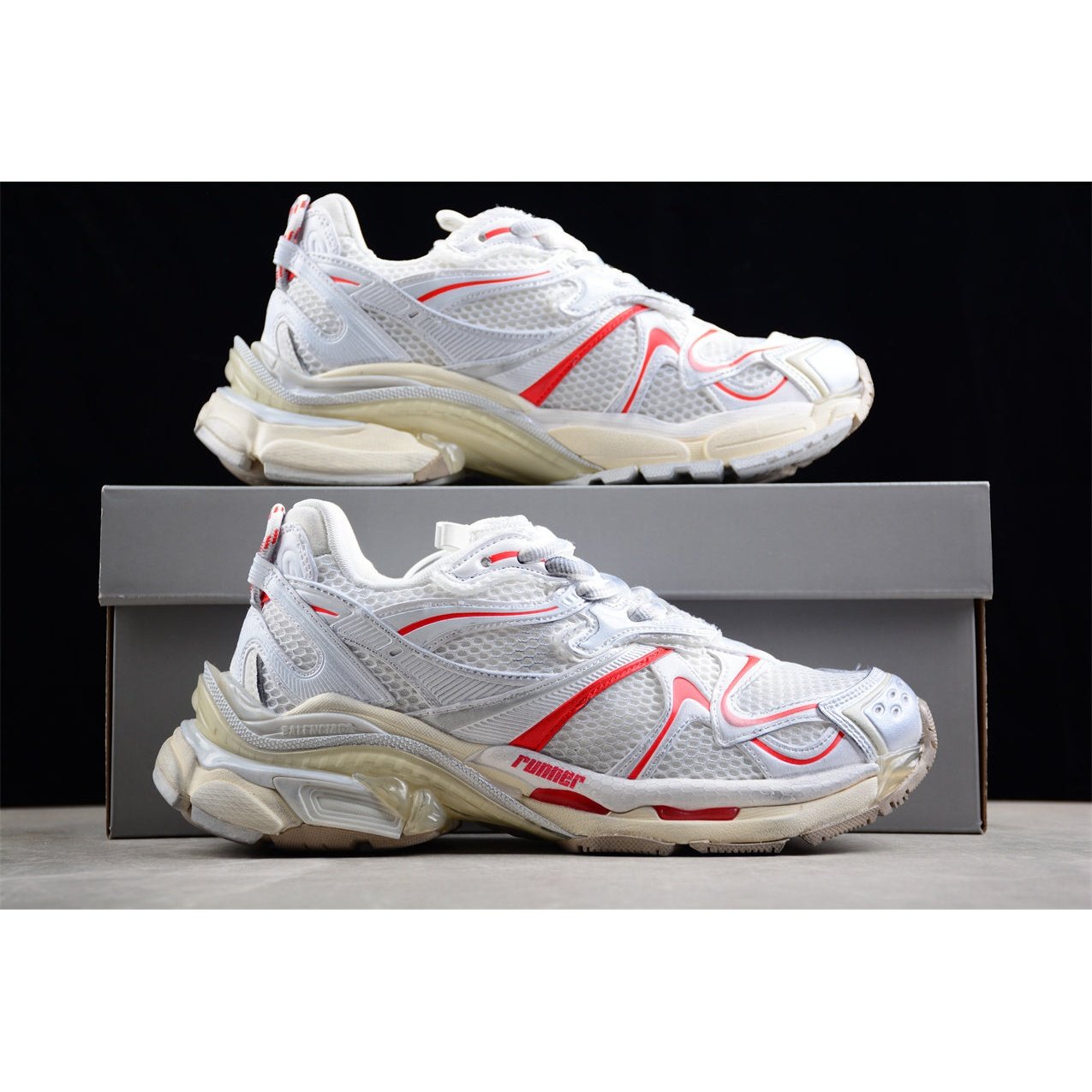 BALENCIAGA RUNNER x WHITE BEIGE RED - Phantom Kicks