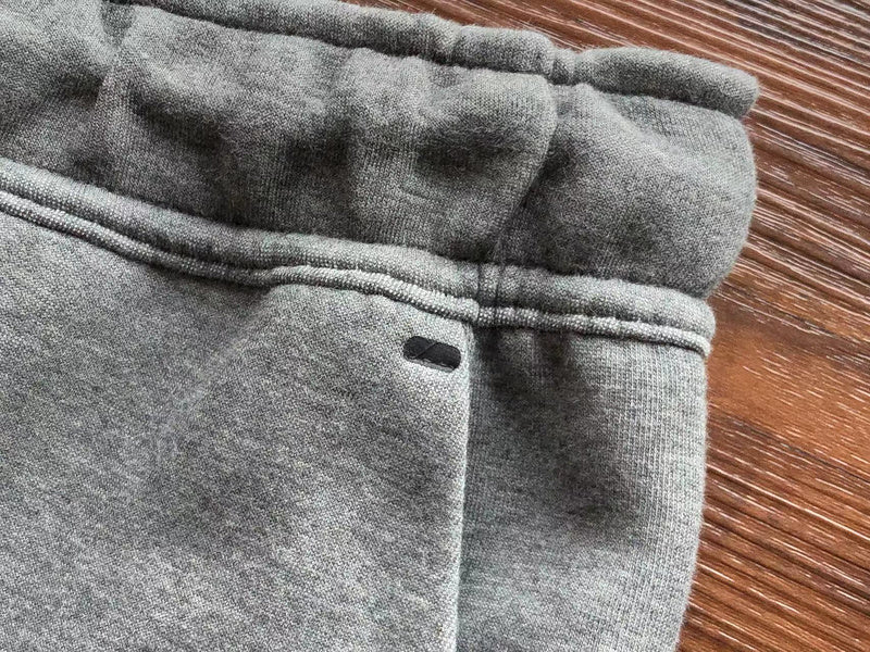 NIKE TECH FLEECE PANTS x WOLF GREY - Phantom Kicks