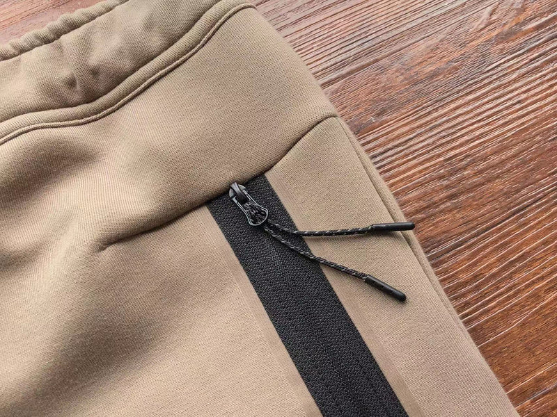 NIKE TECH FLEECE PANTS x SANDALWOOD/LIGHT BONE WHITE - Phantom Kicks