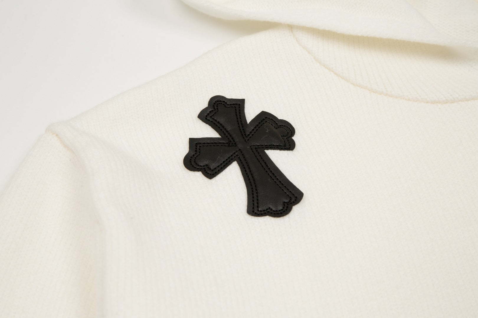 CHROME HEARTS BLACK CROSS PATCH HOODIE WHITE - Phantom Kicks