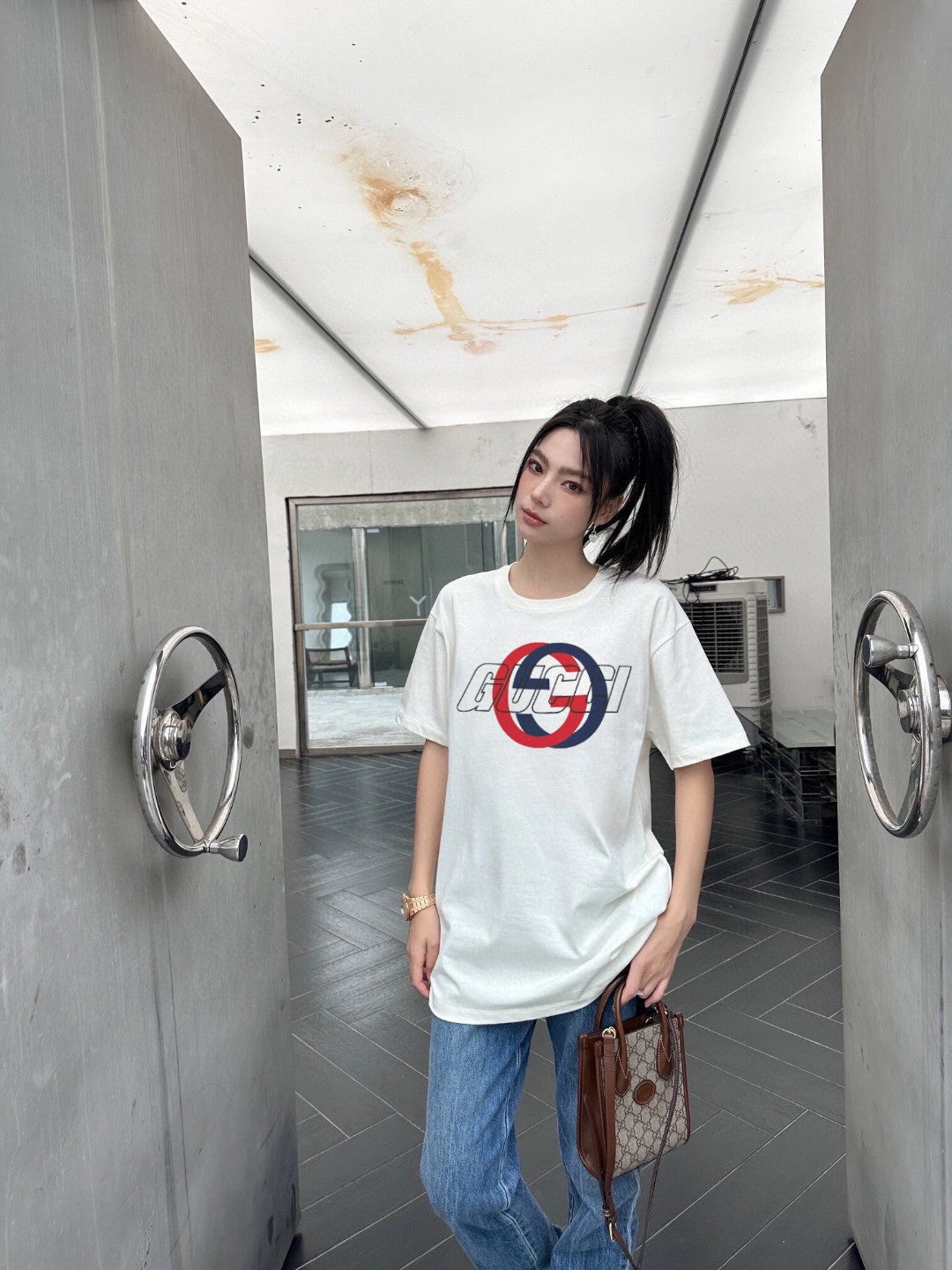 Gucci White T-Shirt with Overlapping Logo - Phantom Kicks