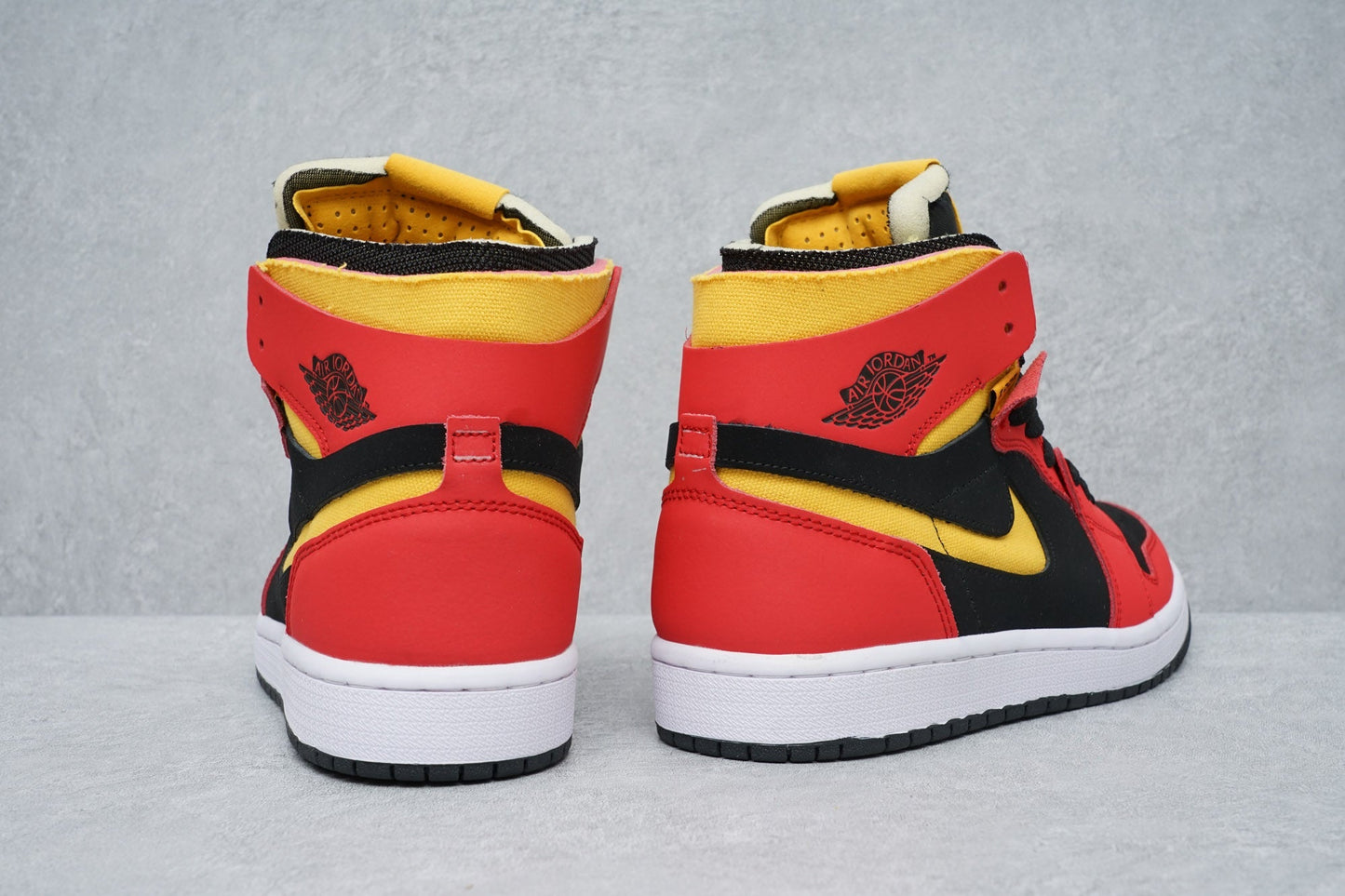 JORDAN 1 HIGH ZOOM AIR CMFT x BLACK CHILE RED - Phantom Kicks