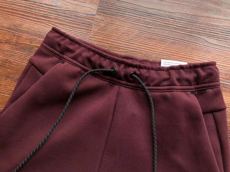 NIKE TECH FLEECE PANTS x BERRY/POMEGRANATE - Phantom Kicks