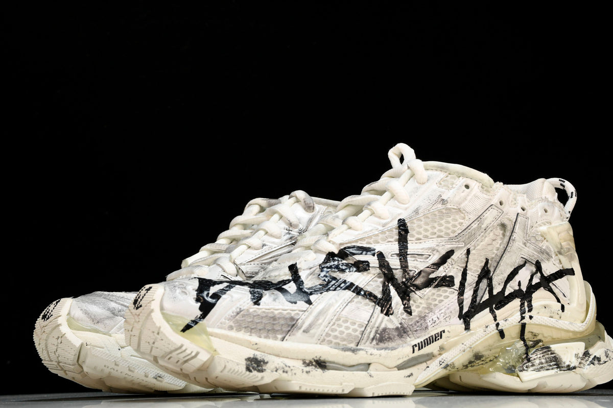 B Runner White Graffiti