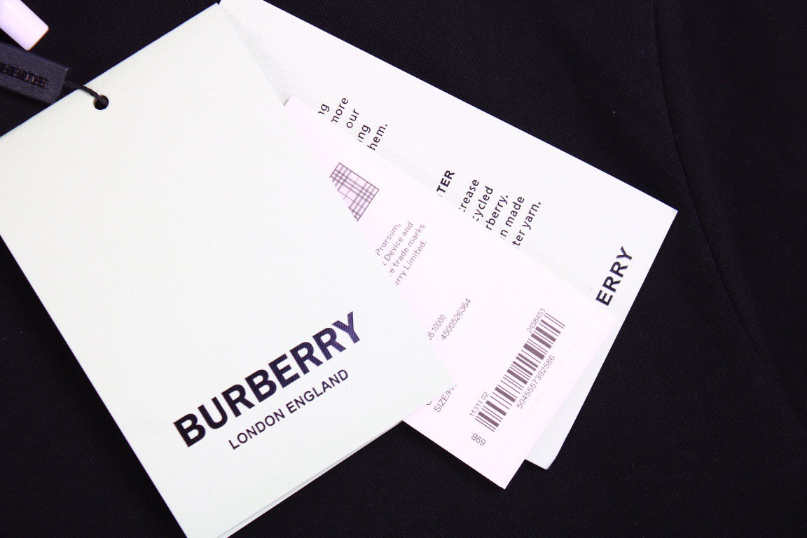 Burberry T-shirt with Checkered Crest - Phantom Kicks