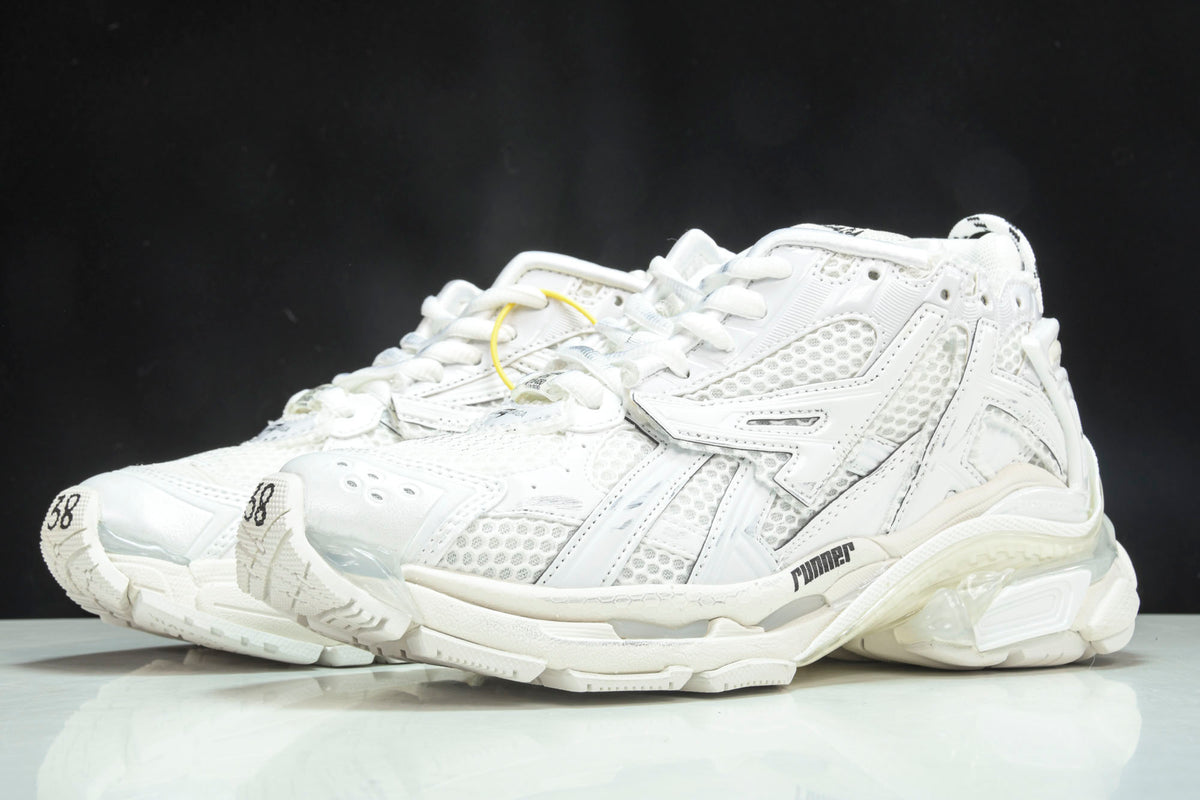 B Runner White