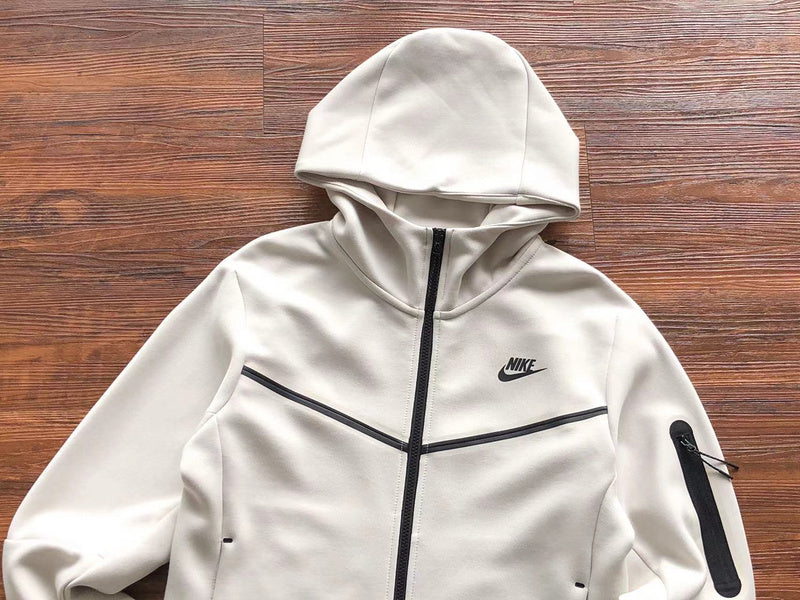 NIKE TECH FLEECE HOODIE x CREAMY WHITE - Phantom Kicks