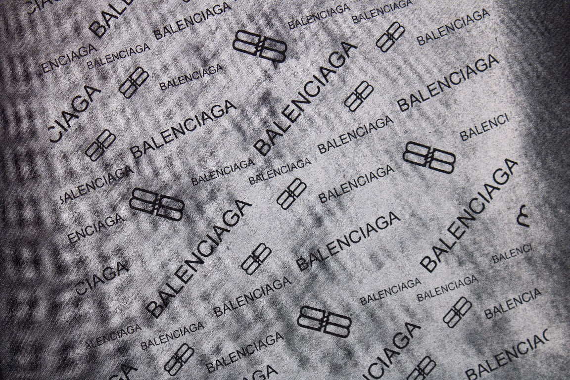 BALENCIAGA SPRAY LOGO T-SHIRT BLACK - Phantom Kicks