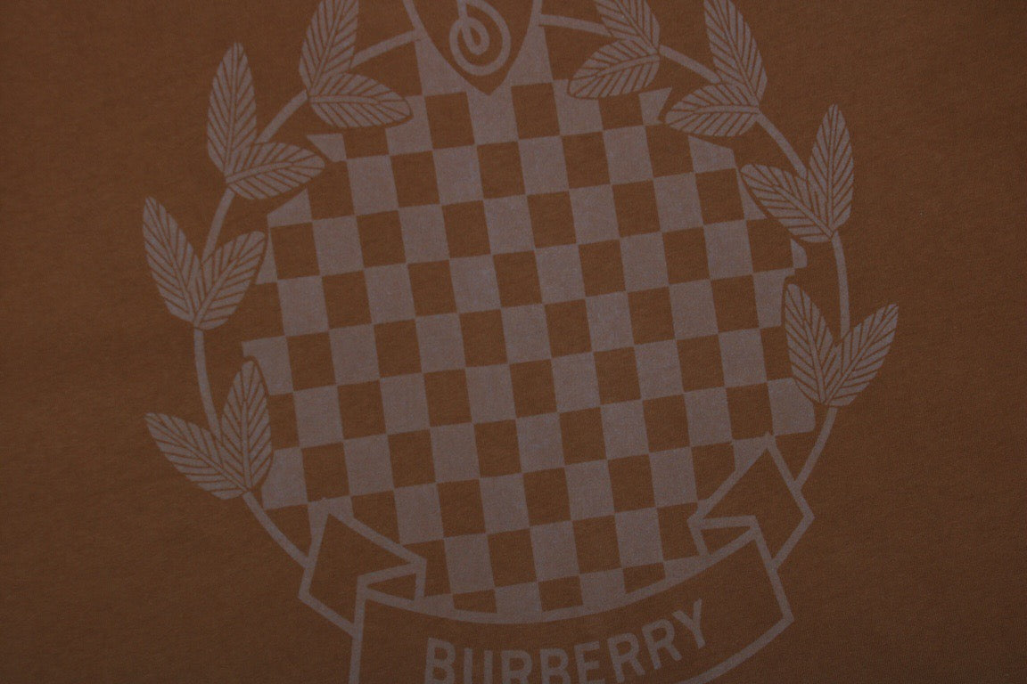 Burberry T-shirt with Checkered Crest - Phantom Kicks