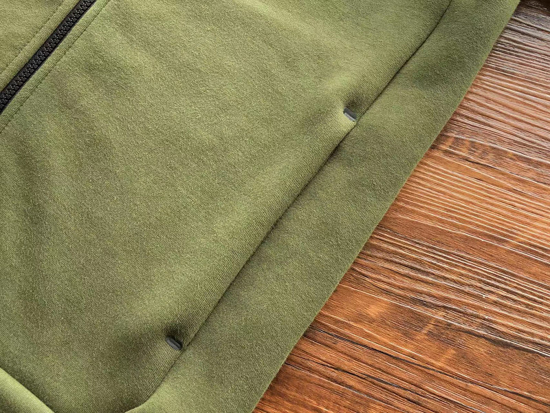 NIKE TECH FLEECE HOODIE x OLIVE GREEN - Phantom Kicks